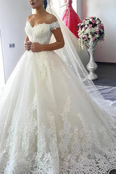 Vintage Ball Gown Wedding Dress Off The Shoulder Short Sleeves Tulle Lace Court Train