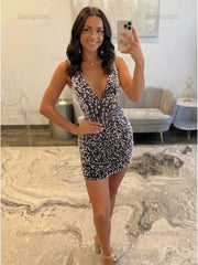 Dressystars White V Neck Pearl Embellished Short Homecoming Dress