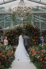 White Wedding Dress A Line Lace Strapless Off The Shoulder Sleeveless Ball Gown Tulle Bridal Gown