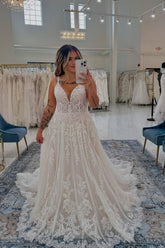 White Wedding Dress A Line Spaghetti Straps V Neck Sleeveless Lace Chapel Train Lace Bridal Gown With Appliques
