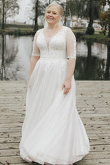 Dressystars Plus Size Beach Wedding Dress Half Sleeve A Line Lace Bridal Gown