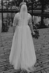 Dressystars Plus Size Beach Wedding Dress Half Sleeve A Line Lace Bridal Gown