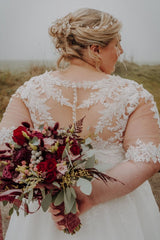 Dressystars Plus Size Wedding Dress A Line Bateau Neck Half Sleeve Bridal Gown with Lace