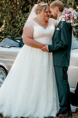 Dressystars Plus Size Beach Wedding Dress V Neck Cap Sleeve A Line Bridal Gown with Lace