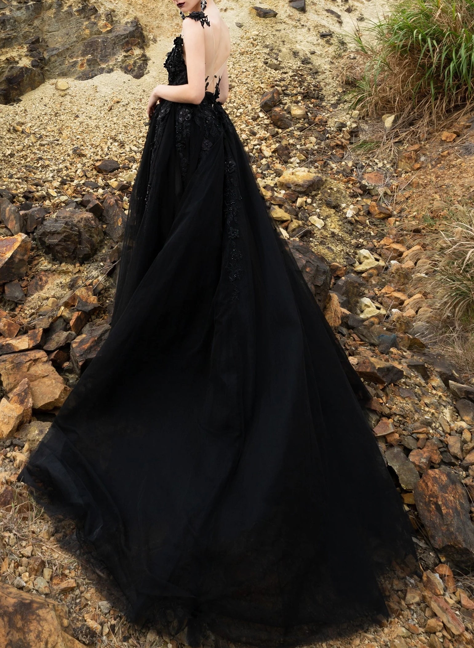 3D Floral Black Ball Gown Wedding Dress