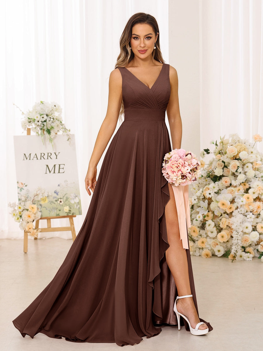 A-Line/Princess V-Neck Split Side Long Bridesmaid Dresses with Pockets Brown