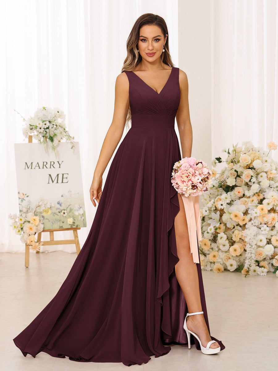 A-Line/Princess V-Neck Split Side Long Bridesmaid Dresses with Pockets Burgundy
