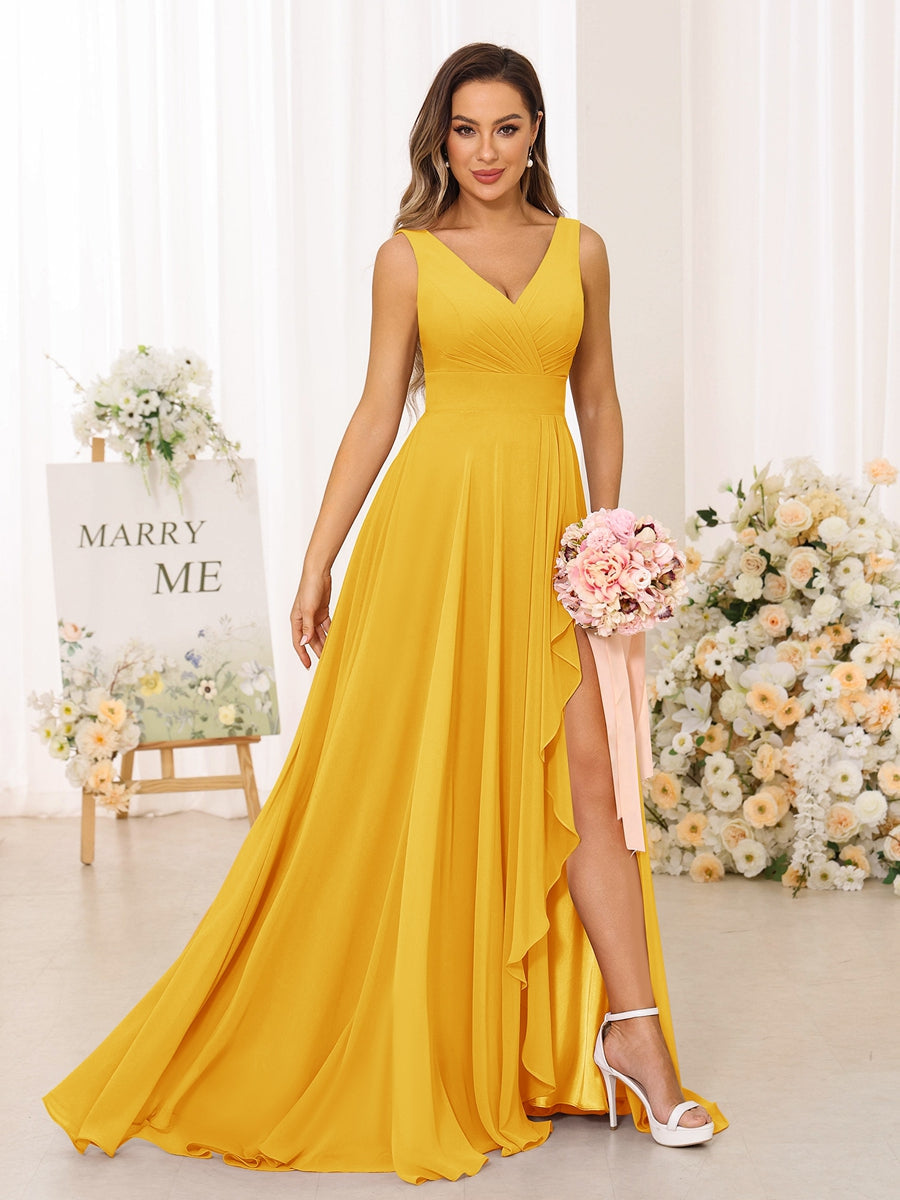 A-Line/Princess V-Neck Split Side Long Bridesmaid Dresses with Pockets Gold