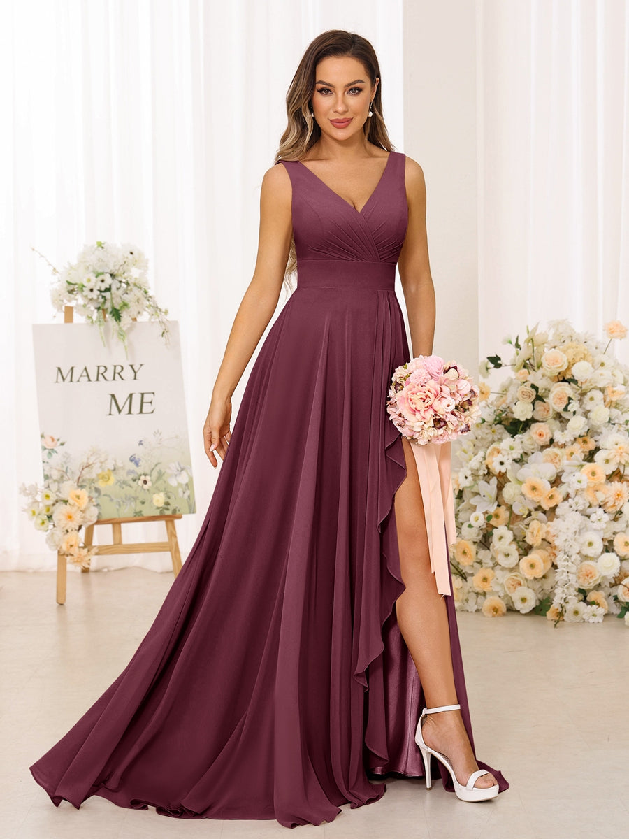 A-Line/Princess V-Neck Split Side Long Bridesmaid Dresses with Pockets Mulberry