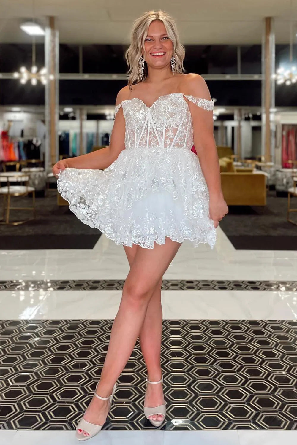A-Line Black Homecoming Dresses Tiered Short Cocktail Dresses with Lace