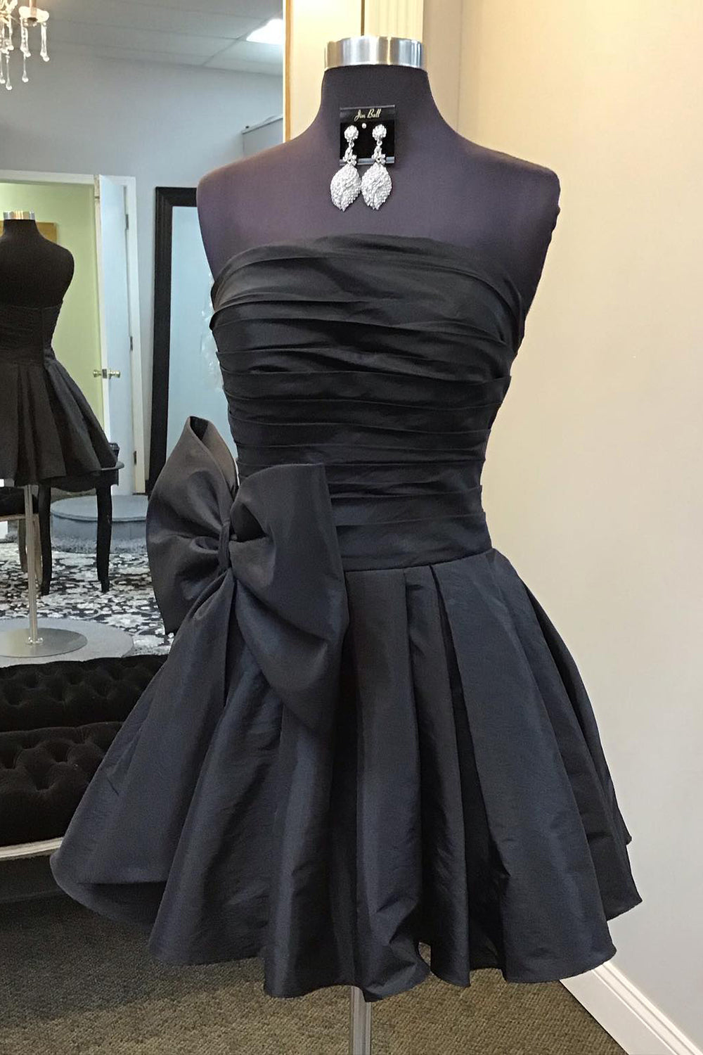 A-Line Green Homecoming Dresses Strapless Satin Short Cocktail Dresses with Bowknot