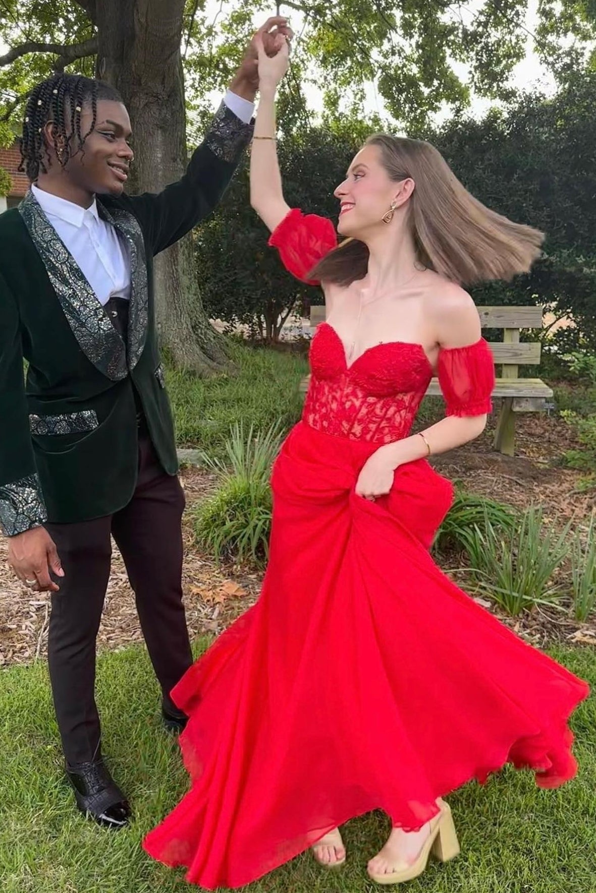 A Line Prom Dress Sweetheart Neck Chiffon Evening Dress with Puff Sleeves