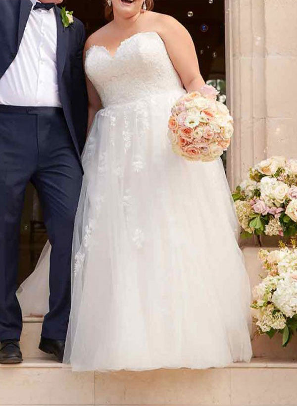 A Line Strapless Sleeveless Tulle Lace Court Train Wedding Dress With Appliques Lace
