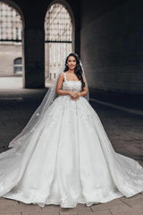 Ball Gown Lace Square Sleeveless White Wedding Dress Bridal Gown With Appliques