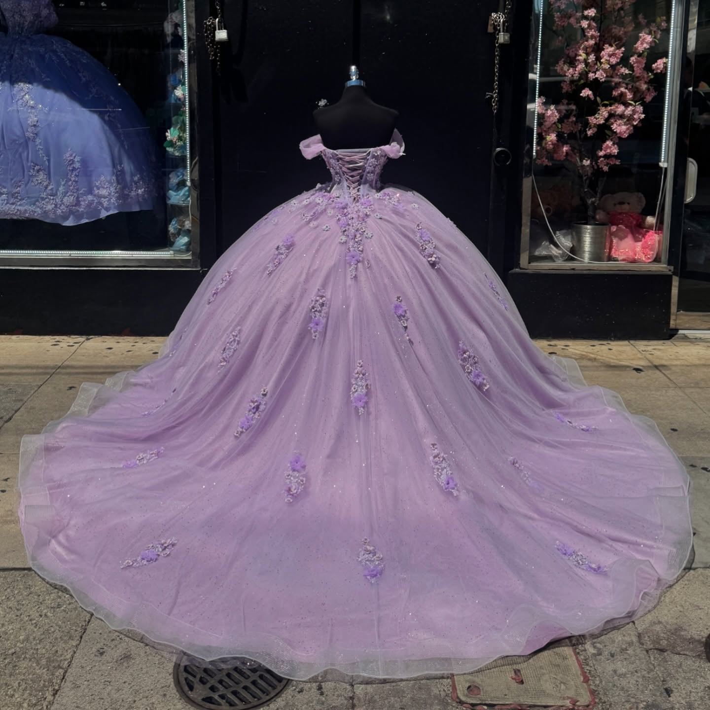 Ball Gown Off Shoulder Sleeveless Pleated 3D Flowers Appliques Sparkly Lilac Tulle Quinceanera Dress Birthday Party Dress Evening Formal Gown For Sweet 16