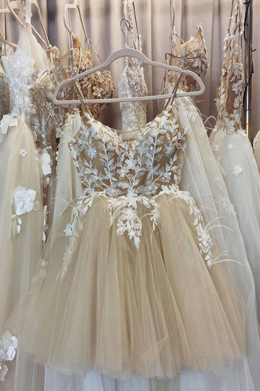 Beige Spaghetti Straps Cocktail Dresses With Appliques