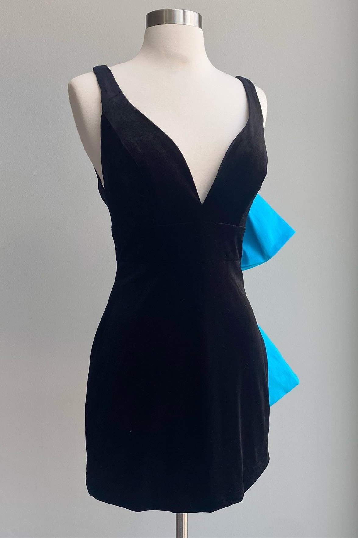 Black Homecoming Dress Plunge V bowknot Back Bodycon Mini Short Party Cocktail Dress