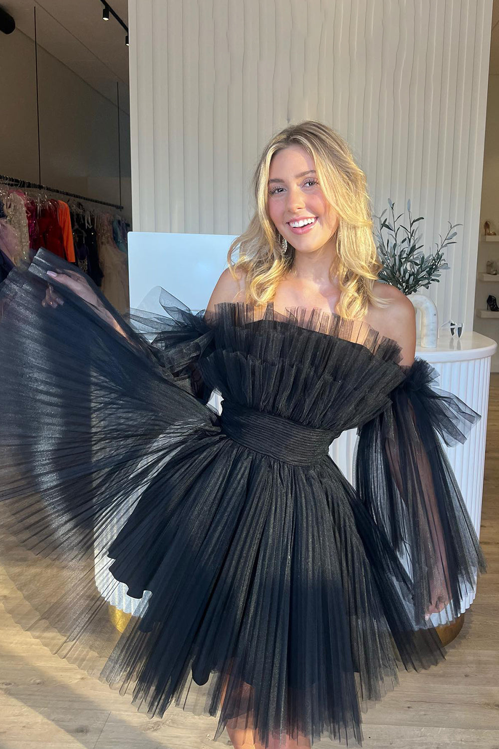 Black Homecoming Dresses A-Line Detachable Long Sleeves Tulle Short Cocktail Dresses