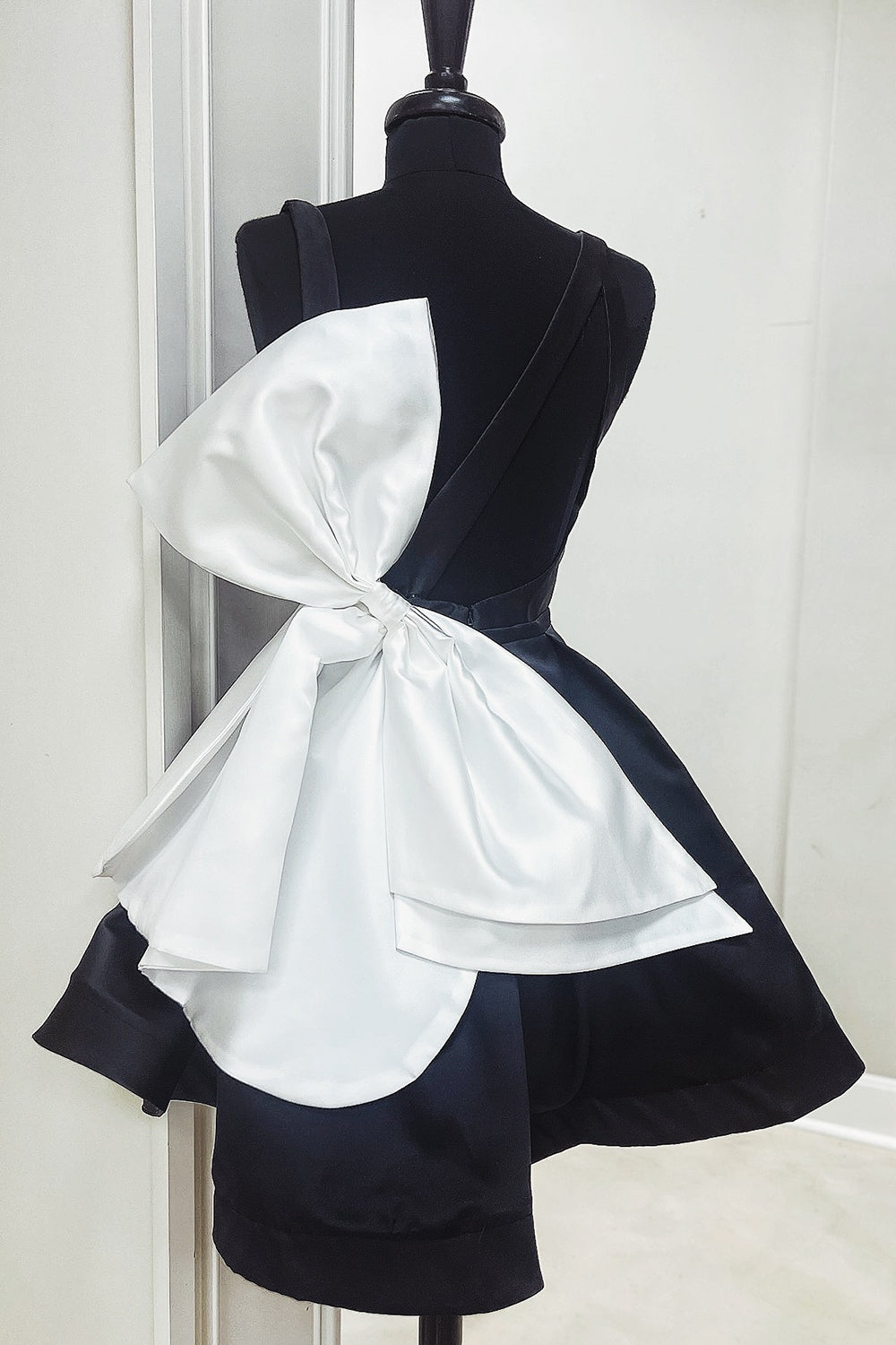 Black Homecoming Dresses A Line Short Cocktail Dresses With Bow