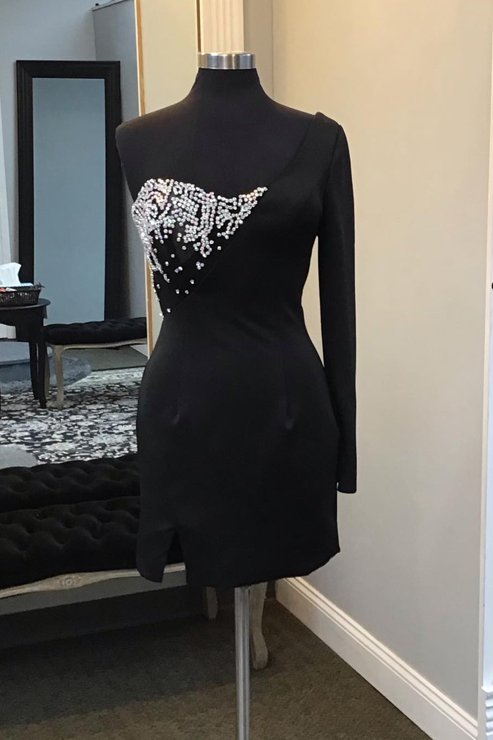 Black Homecoming Dresses BeadedOne Shoulder One Sleeve Tight Short Cocktail Dresses
