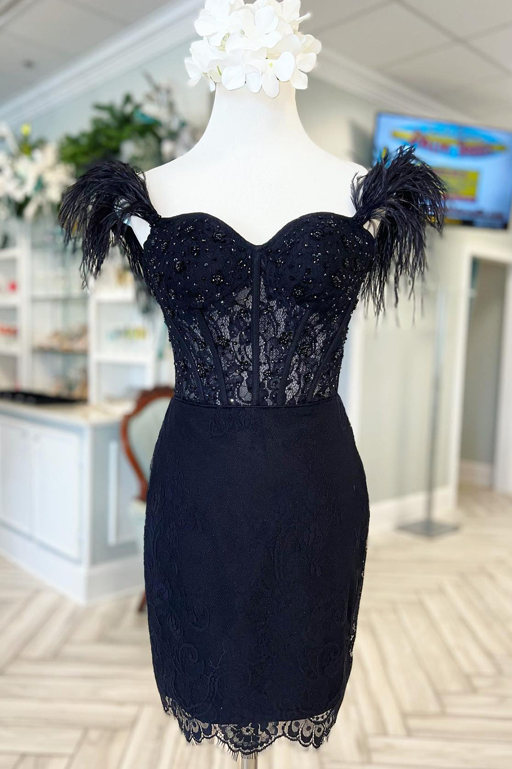 Black Homecoming Dresses Corset Lace Feathers Tight Short Cocktail Dresses
