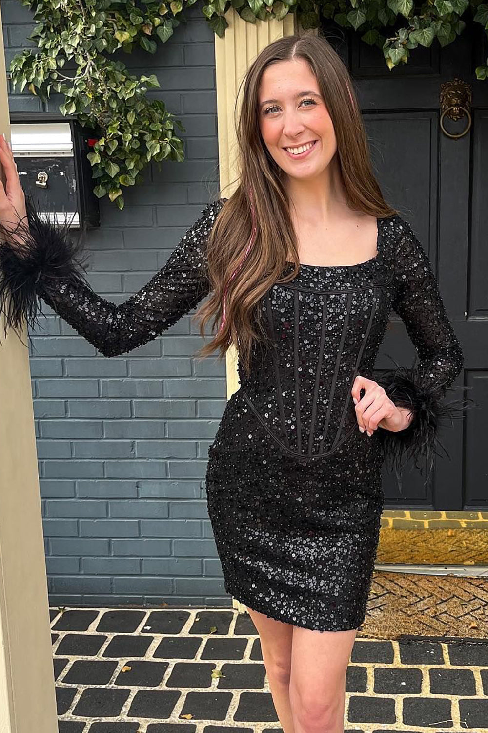 Black Homecoming Dresses Corset Long Sleeves Tight Short Hoco Dresses with Feathers