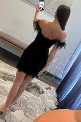 Black Homecoming Dresses Off The Shoulder Corset Tight Short Cocktail Dresses with Feathers