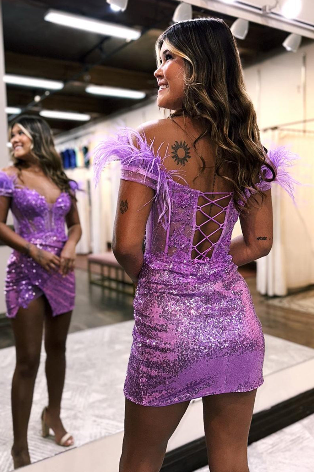 Black Homecoming Dresses Off the Shoulder Tight Short Cocktail Dresses with Feathers