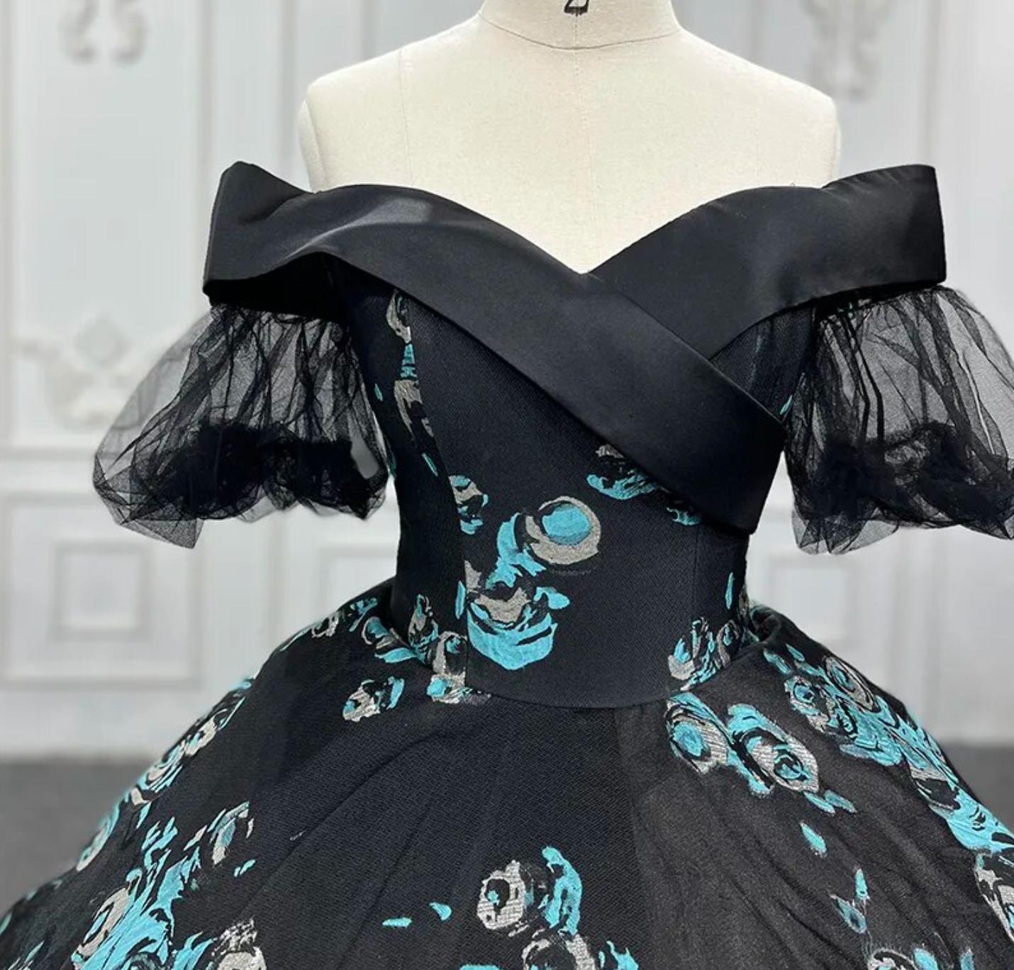 Black Quinceanera Dress Embroidered Ball Gown Sweet 16 Dress