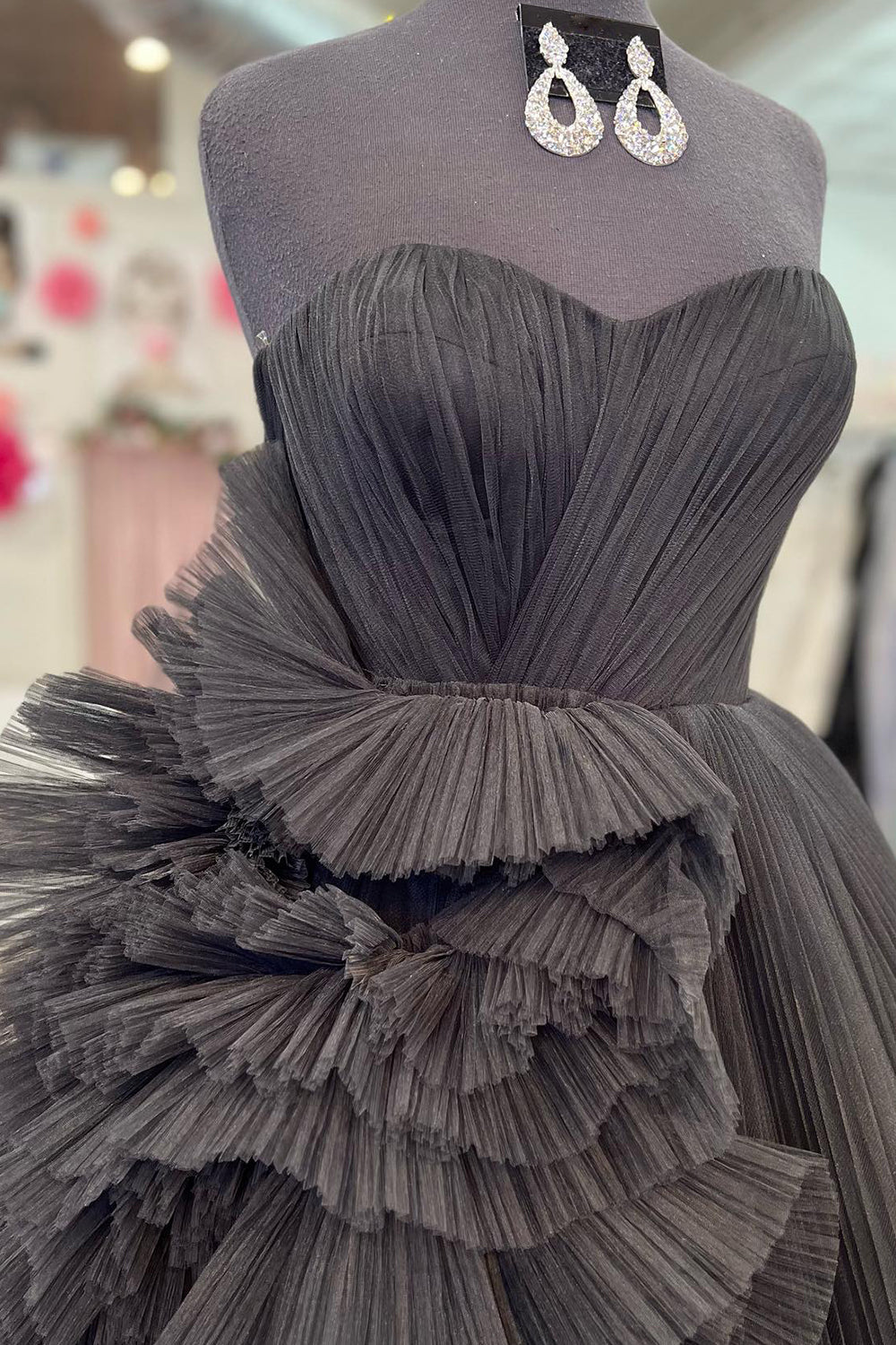 Black Sweetheart Prom Dress A-Line Long Tulle Evening Dress with Ruffles