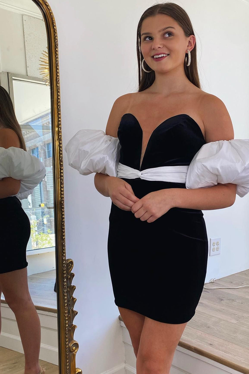 Black Velvet Party Dresses Detachable Sleeves Tight Short Cocktail Dresses