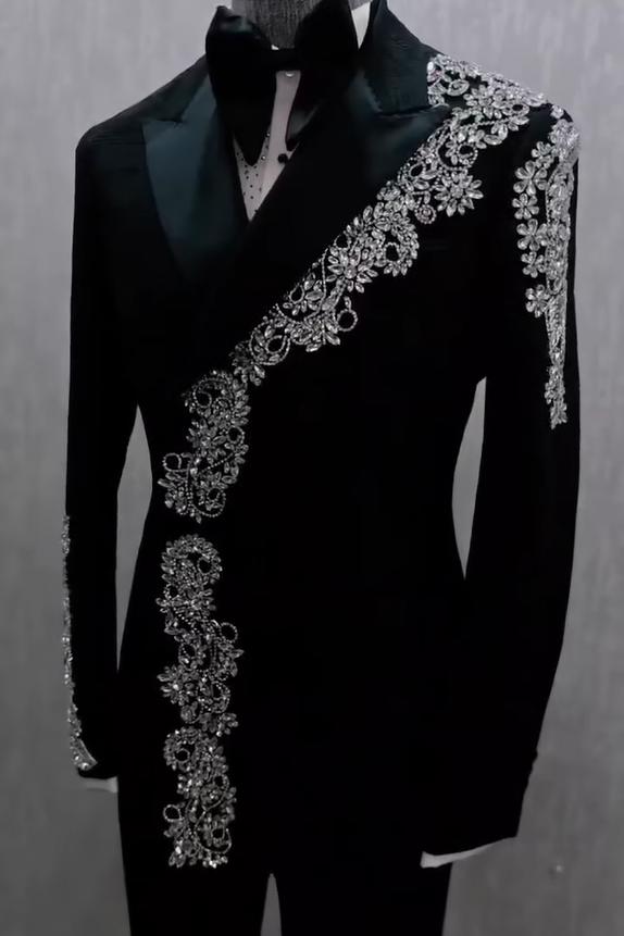 Black Velvet Peaked Lapel Prom Suit Beaded Slim Fit Wedding Suit