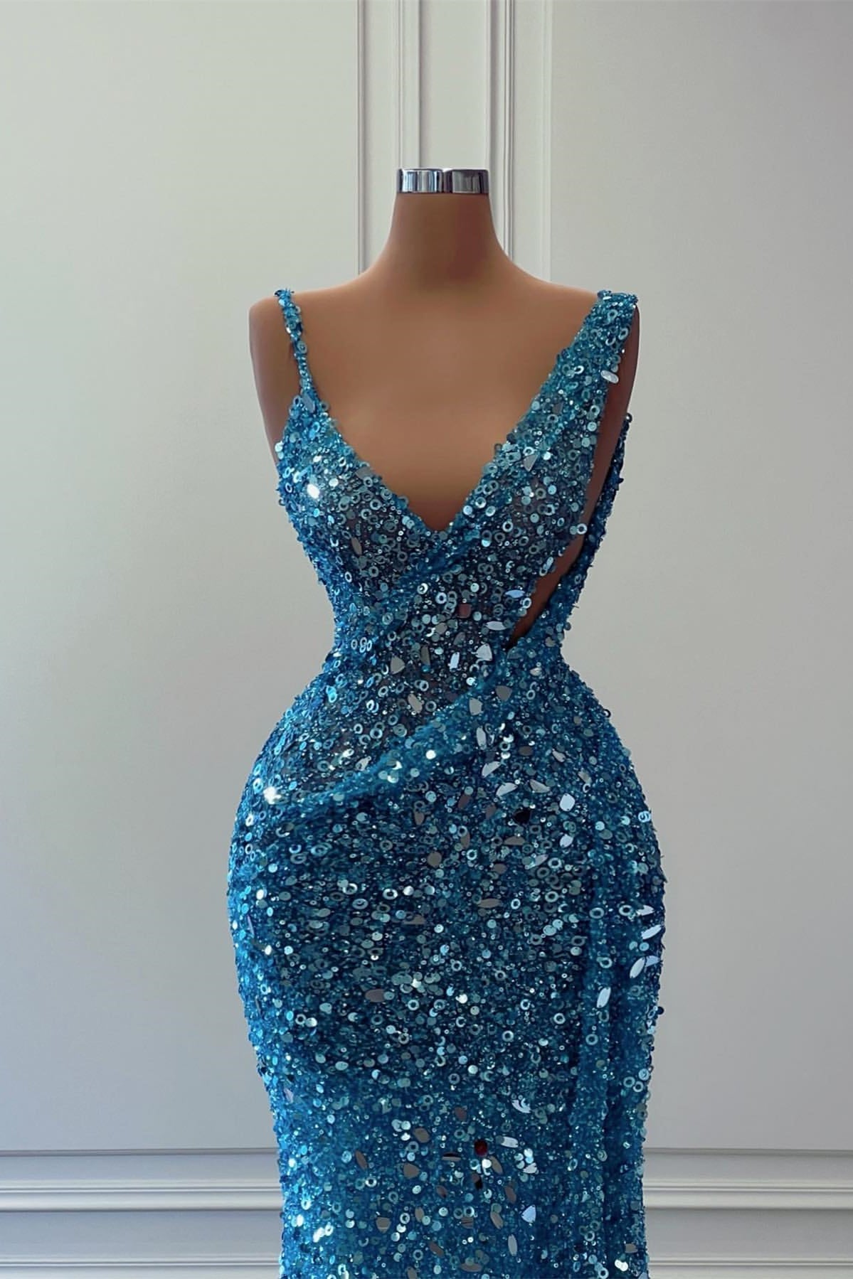 Blue Sheath/Column Prom Dress Sleeveless V Neck Formal Dress With Sequins