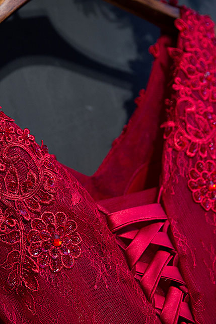 Burgundy Homecoming Dress V Neck Lace Short Party Cocktail Dress