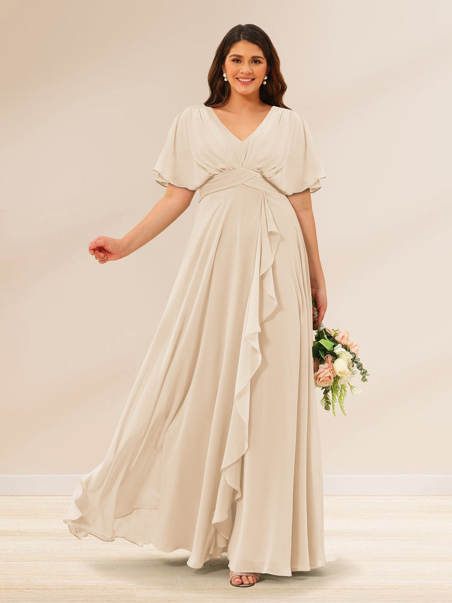 A-Line/Princess V-Neck Short Sleeves Plus Size Bridesmaid Dresses with Pockets Light Champagne