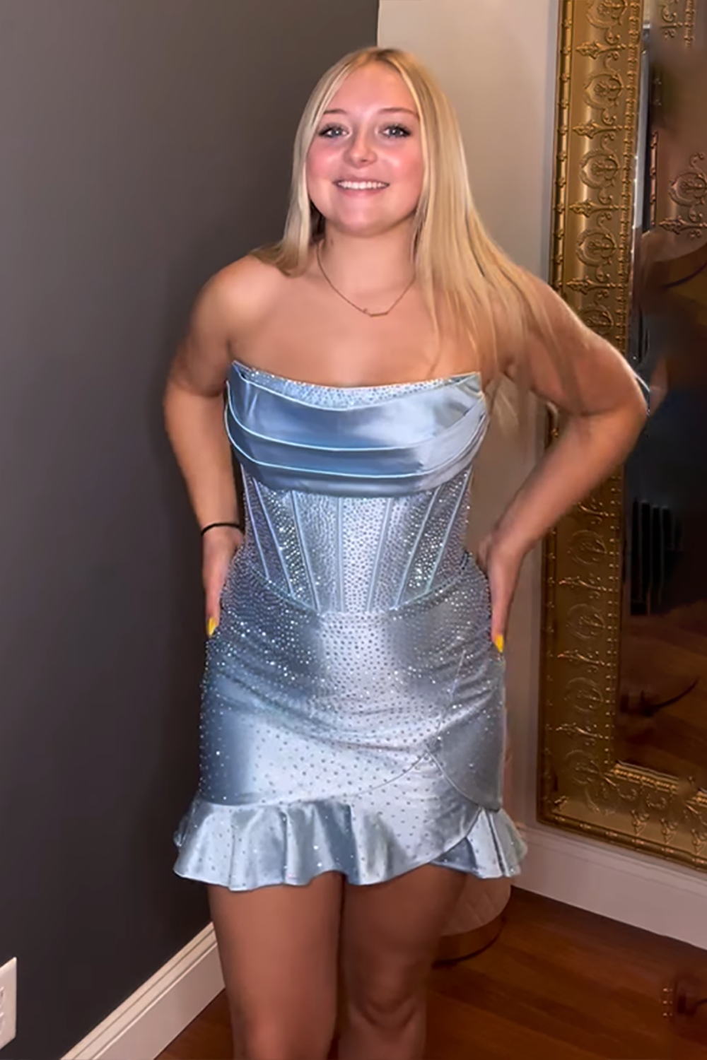 Champagne Beaded Homecoming Dresses Corset Ruffled Short Tight Cocktail Dresses