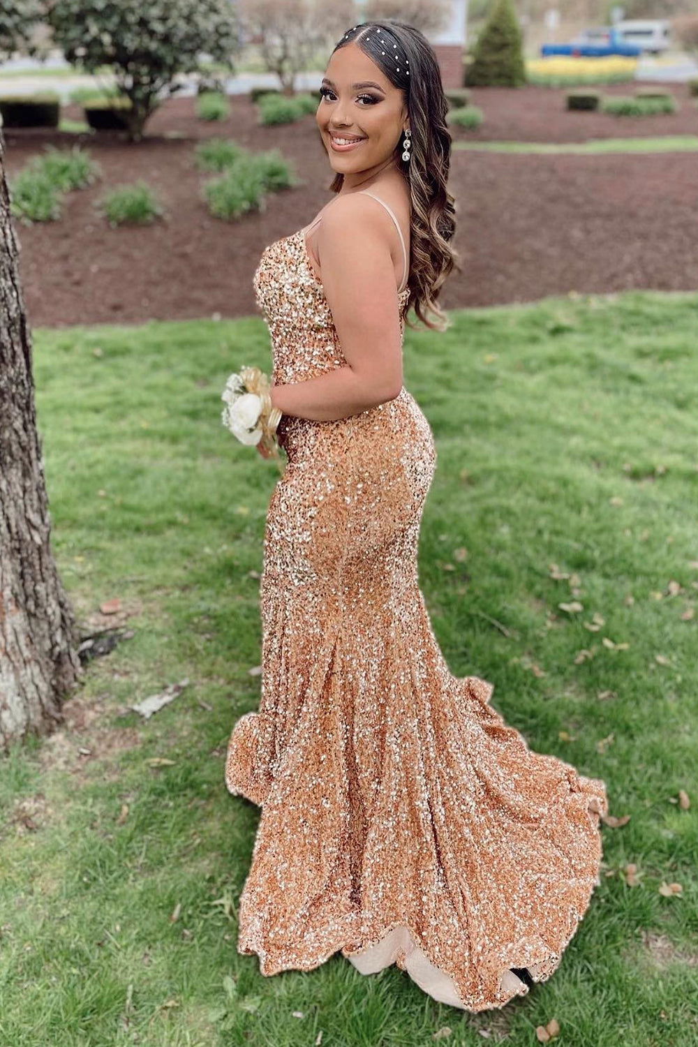 Champagne Prom Dress Spaghetti Straps Sequins Mermaid Evening Dress