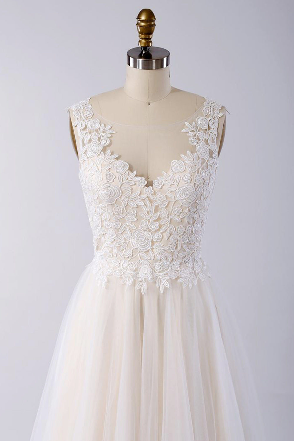 Champagne Tulle Wedding Dress Lace Appliques A-Line Sleeveless Bridal Dress