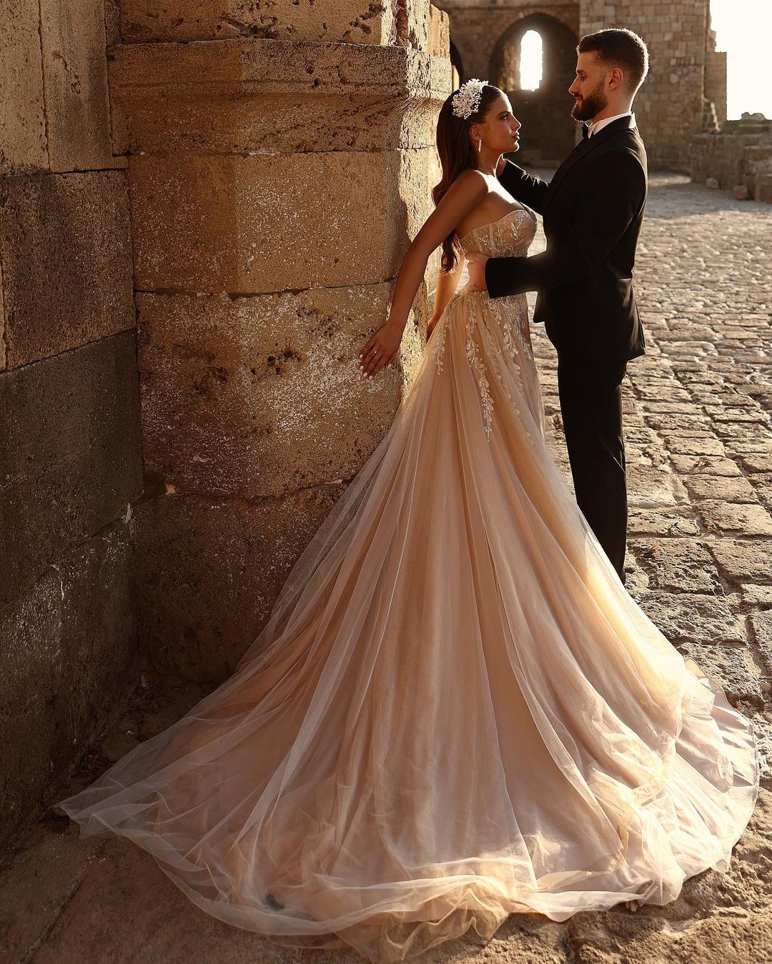 Champagne Wedding Dress Sweetheart A Line Beaded Tulle Bridal Gown with Appliques Champagne Wedding Dress Sweetheart A Line Beaded Tulle Bridal Gown with Appliques