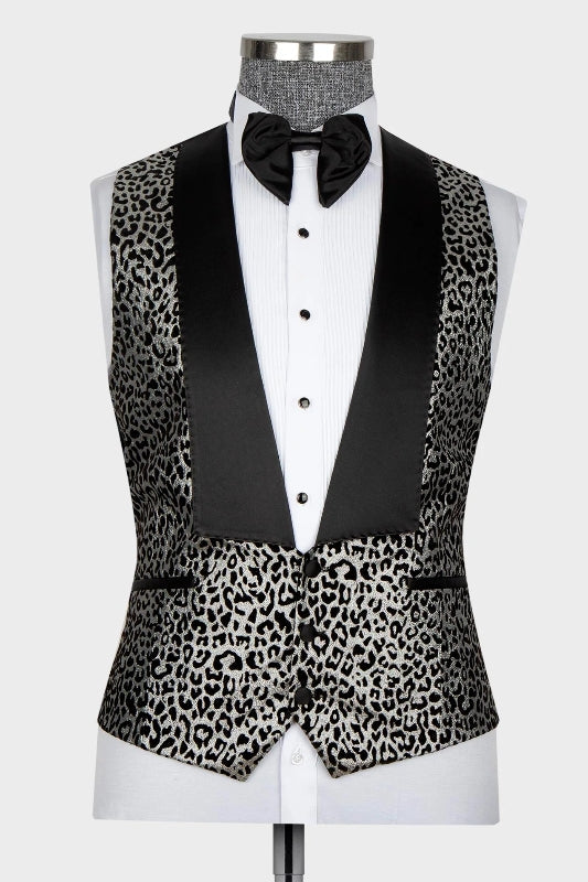 Charming Silver Jacquard Peaked Lapel 3 Piece Prom Suit