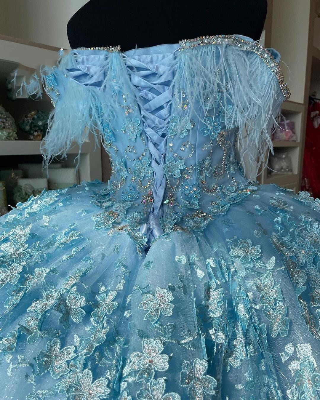 Chic & Modern Ball Gown Off Shoulder 3D Flower Appliques Feather Sky Blue Tulle Quinceanera Dress Princess Birthday Party Gown For Sweet 16
