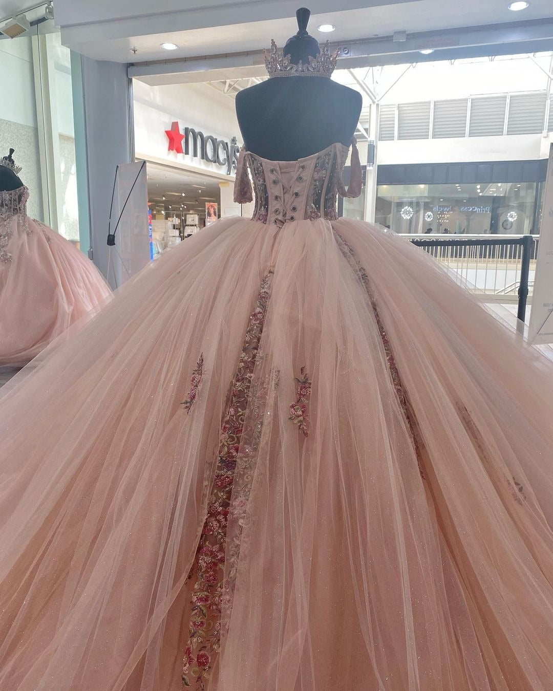 Classic Ball Gown Sweetheart Neck Off Shoulder Sleeveless Flower Lace Appliques Baby Pink Tulle Princess Prom Party Gown Quinceanera Dress For Sweet 16 Dress