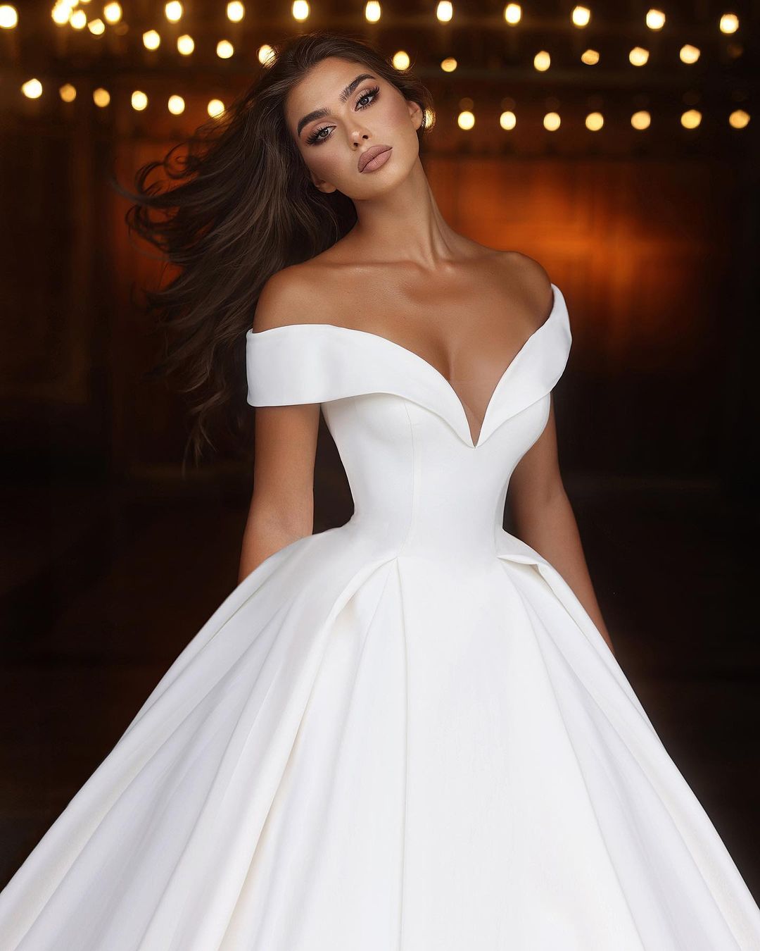 Classic White Wedding Dress Ball Gown Off The Shoulder Satin Bridal Gown