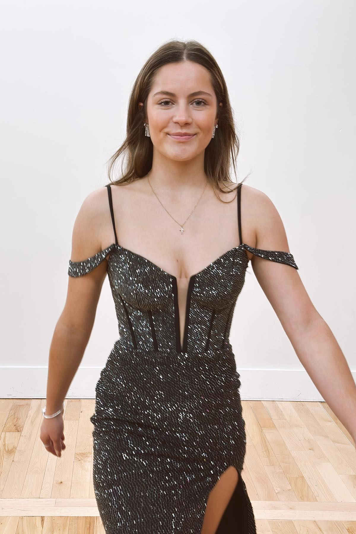 Cold Shoulder Glamorous Black Prom Dress Delicate Beaded Split Mermaid Evening Dress