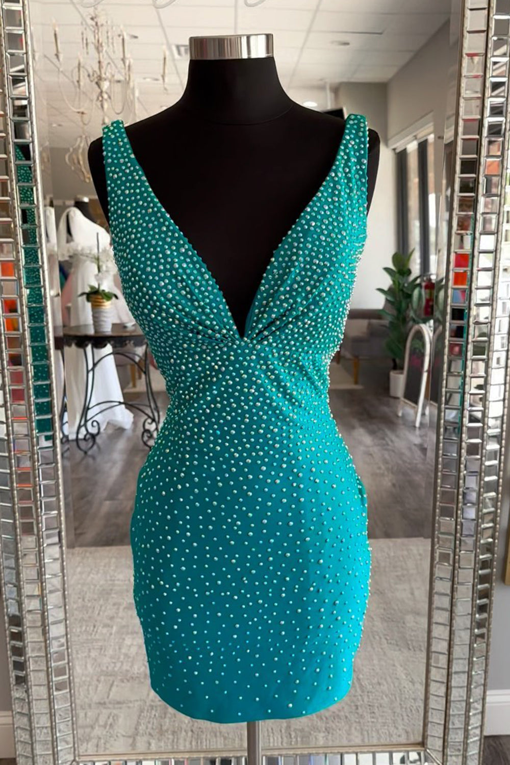 Coral Homecoming Dresses Beaded V-Neck Backless Tight Short Cocktail Dresses