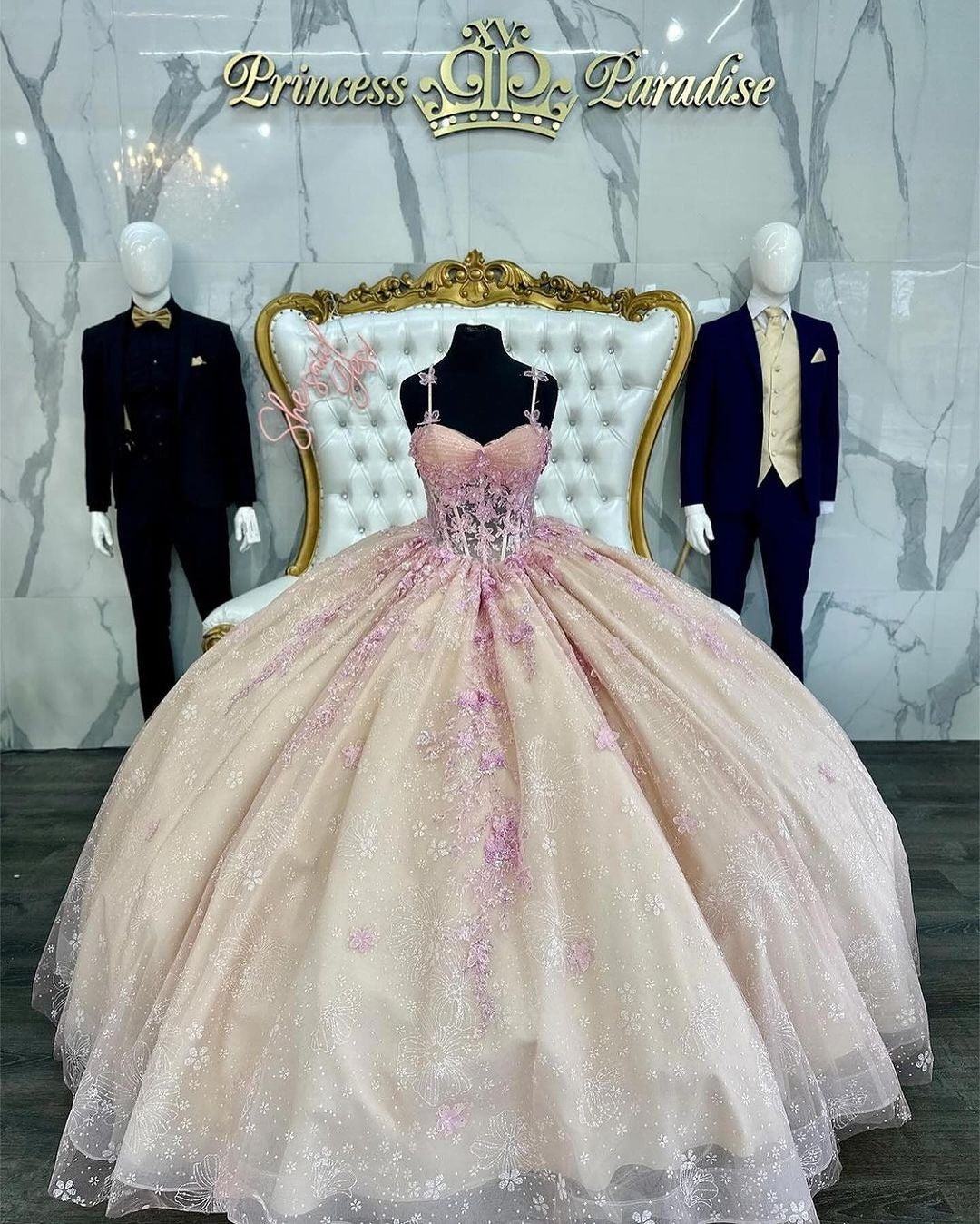 Cute & Chic Ball Gown Sweetheart Neck Spaghetti Straps Sequined Lace Appliques Quinceanera Dress Princess Birthday Party Gown For Sweet 16