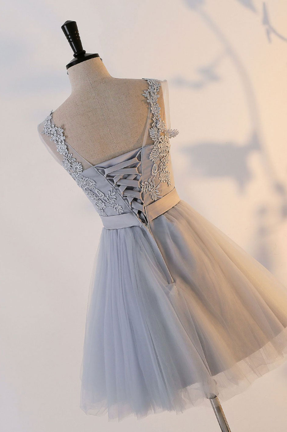 Cute Homecoming Dress Gray Round Neck Tulle Lace Short Party Cocktail Dress