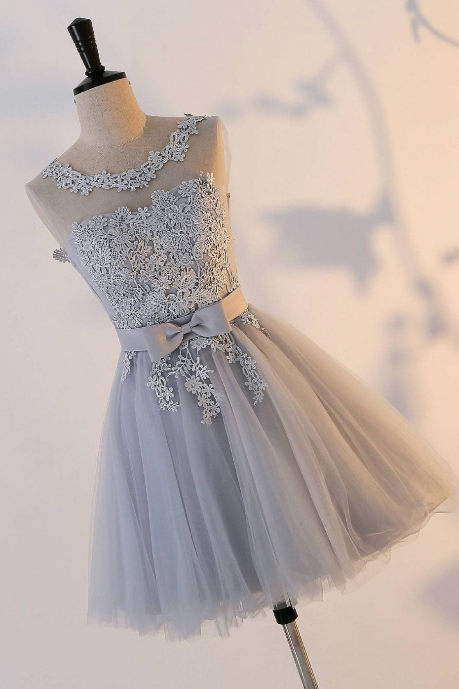 Cute Homecoming Dress Gray Round Neck Tulle Lace Short Party Cocktail Dress