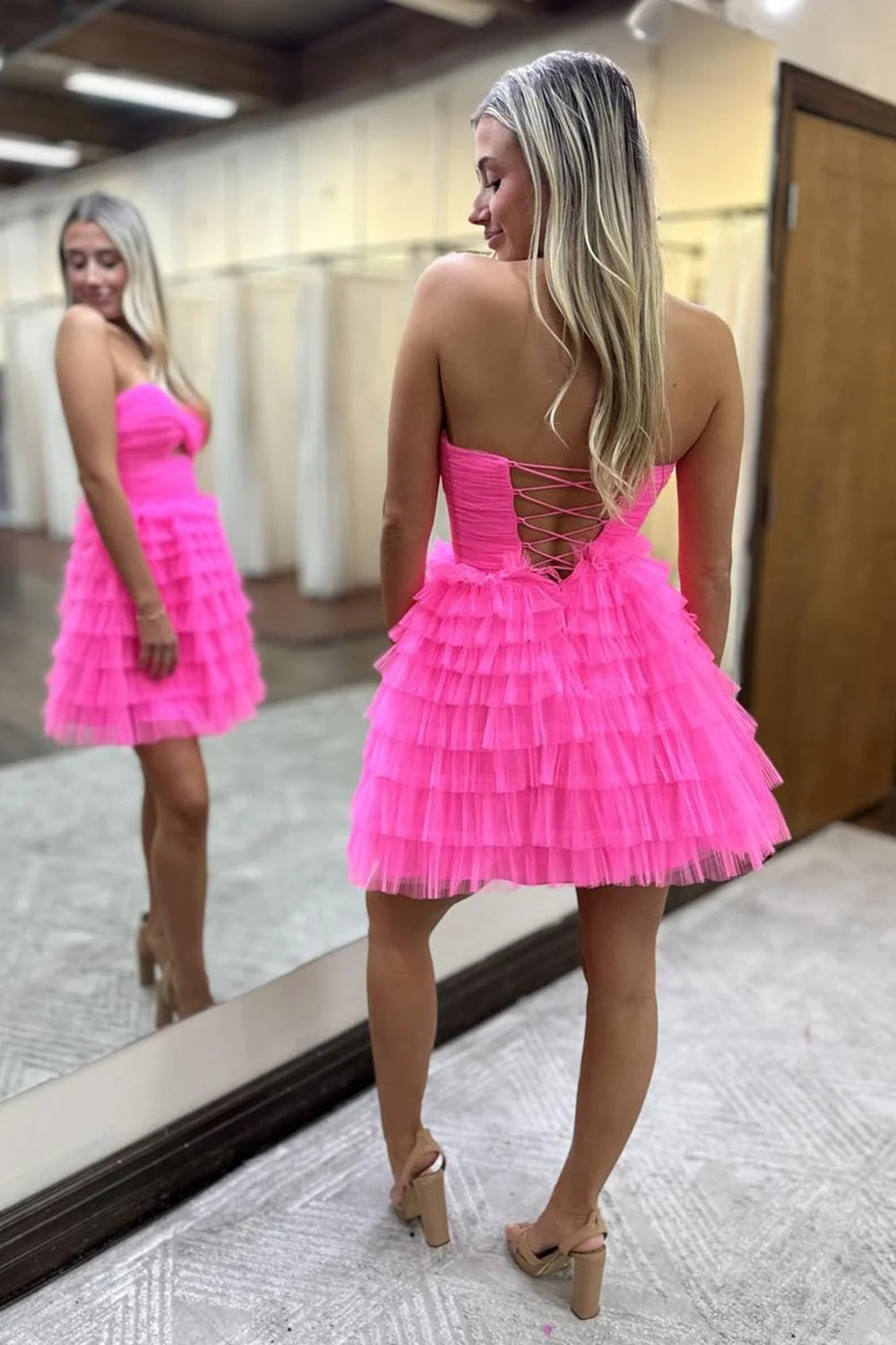 Dressystars A-Line Fuchsia Homecoming Dress Strapless Tiered Tulle Short Prom Dress with Keyhole