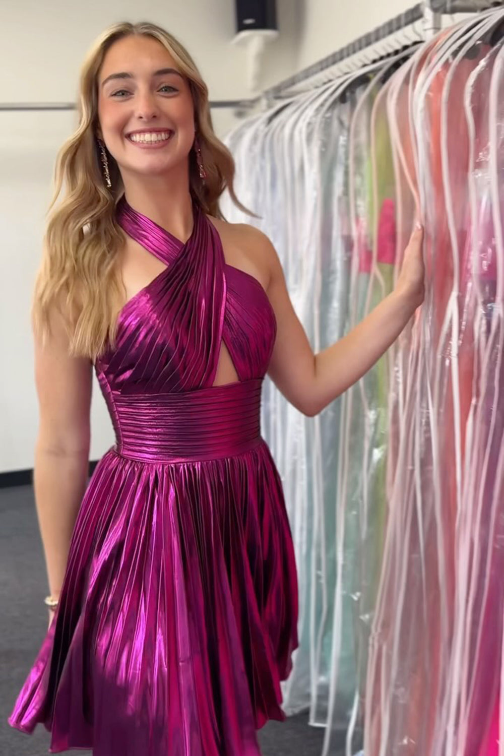 Dressystars A Line Golden Homecoming Dress Criss Cross Halter Pleated Short Prom Dress